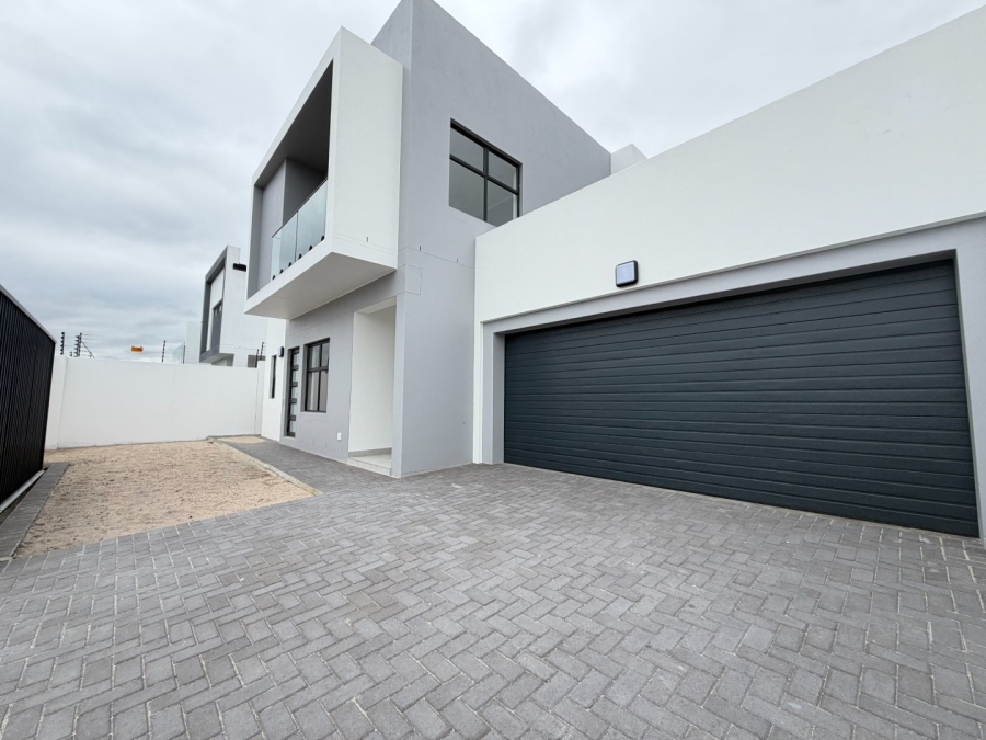 5 Bedroom Property for Sale in Sandown Western Cape